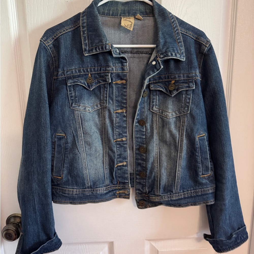Blue Cropped Jean Jacket with Pointed Collar
